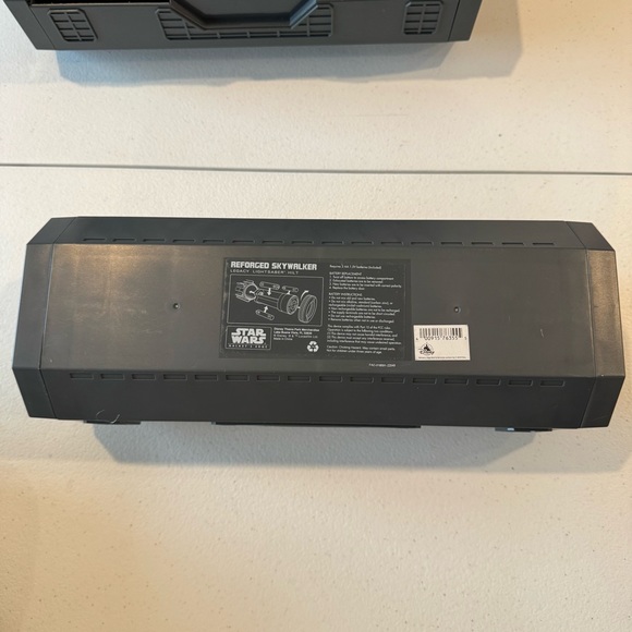 Reforged Luke Skywalker Legacy LIGHTSABER Hilt - Star Wars: Galaxy's Edge - Picture 13 of 14